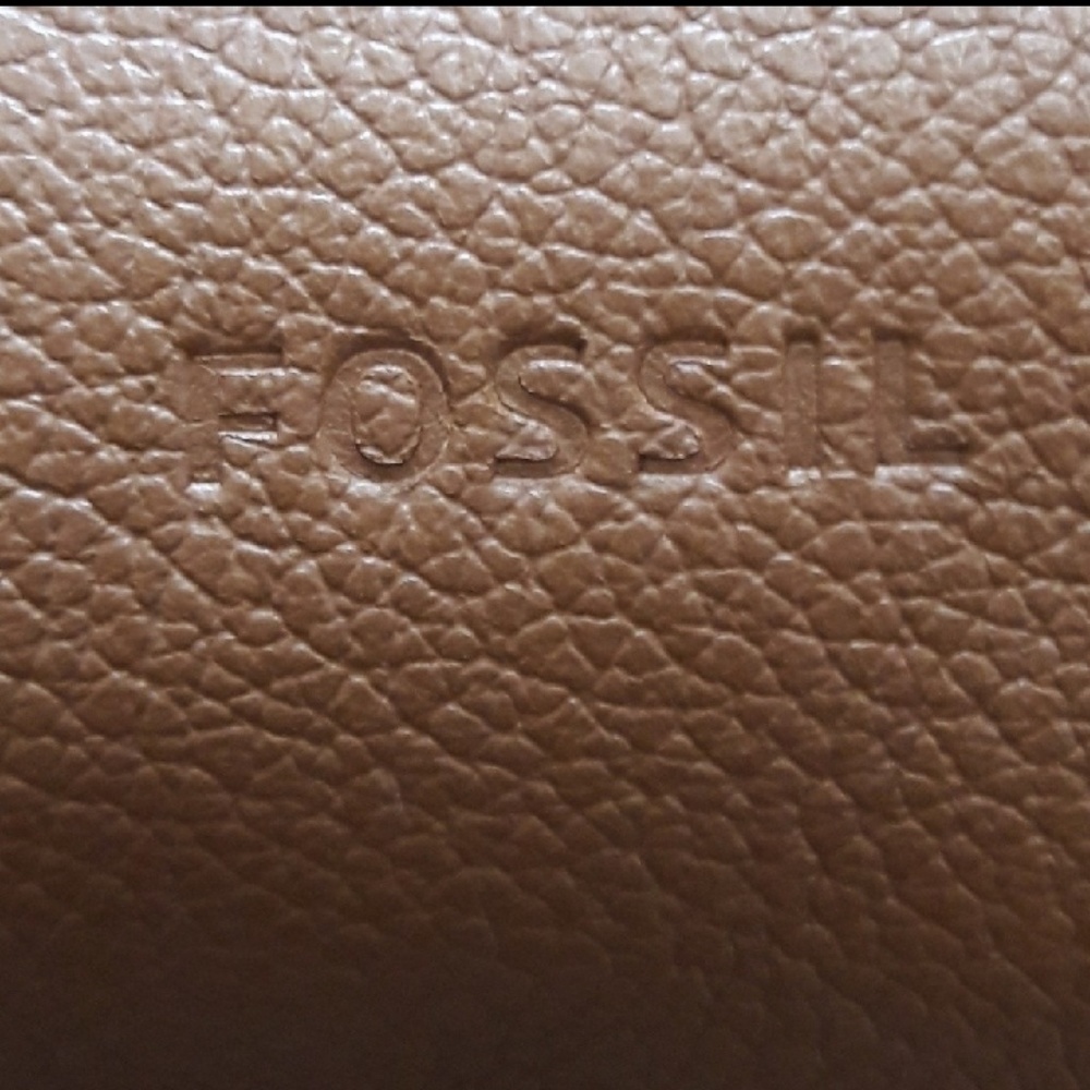 NWT FOSSIL LEATHER CROSSBODY BAG MESSENGER PURSE - Picture 2 of 8